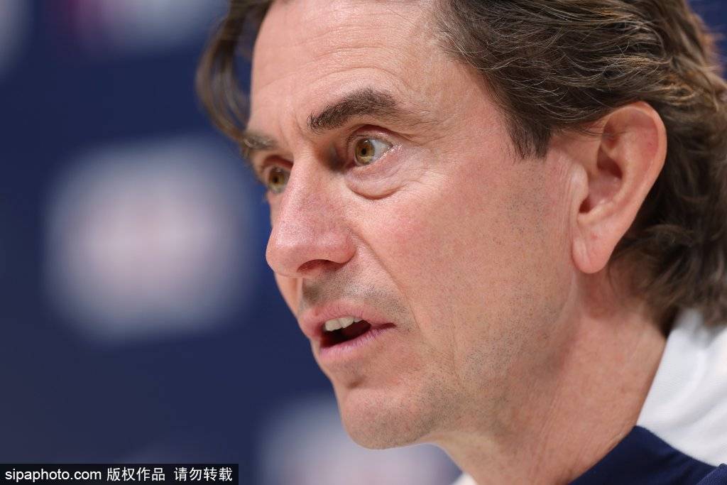 热刺风暴仍在酝酿：弗兰克带队出面应对舆论，帅位命运悬而未决